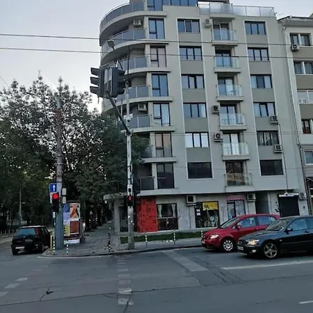 Lägenhet Opalchenska / Pirotska *