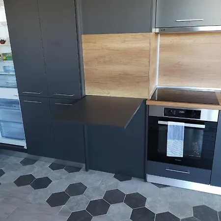 Apartment Opalchenska / Pirotska